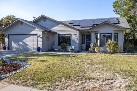 Exterior - 2515 Cimarron Dr, Red Bluff, CA 96080 photo 3 of 13