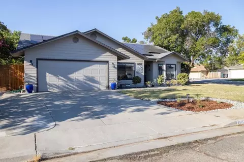 Exterior - 2515 Cimarron Dr, Red Bluff, CA 96080 photo 2 of 13