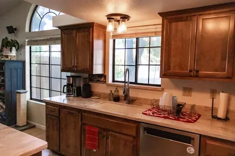 Kitchen - 2515 Cimarron Dr, Red Bluff, CA 96080 photo 3 of 3