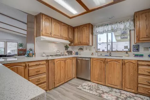 421 Logwood, Redding, CA 96003 photo 12