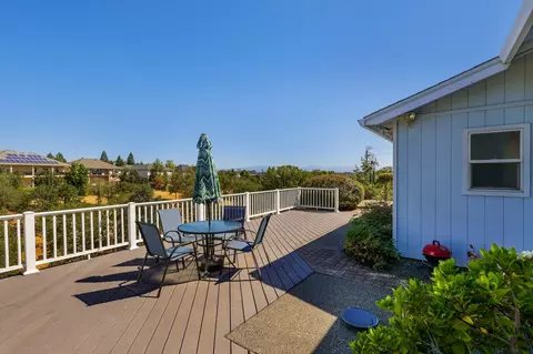 410 Viewpoint Dr, Redding, CA 96003 photo 16