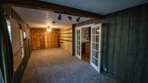 Living - 17768 Irish Rd, Redding, CA 96003 photo 3 of 4