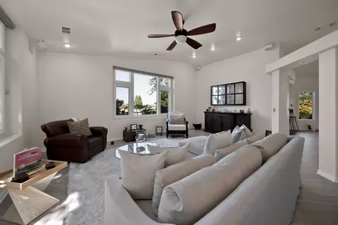 3429 Showboat Ct, Redding, CA 96003