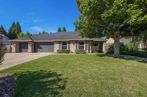 2990 Western Oak Dr, Redding, CA 96002