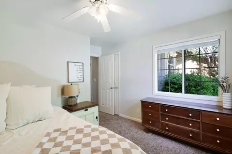 Bedroom - 1476 River Ridge Dr, Redding, CA 96003 photo 3 of 3