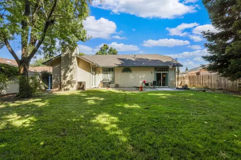 Exterior - 1476 River Ridge Dr, Redding, CA 96003 photo 3 of 4
