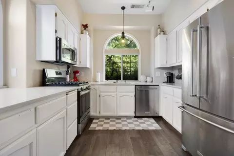 Kitchen - 1476 River Ridge Dr, Redding, CA 96003 photo 1 of 2