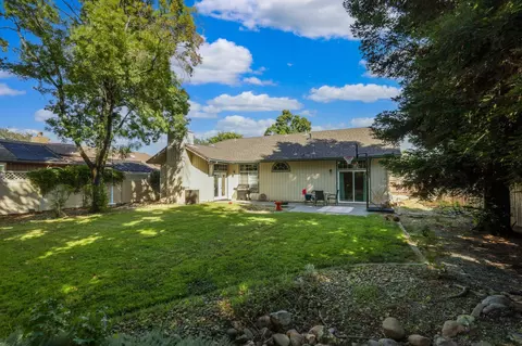 Exterior - 1476 River Ridge Dr, Redding, CA 96003 photo 2 of 4