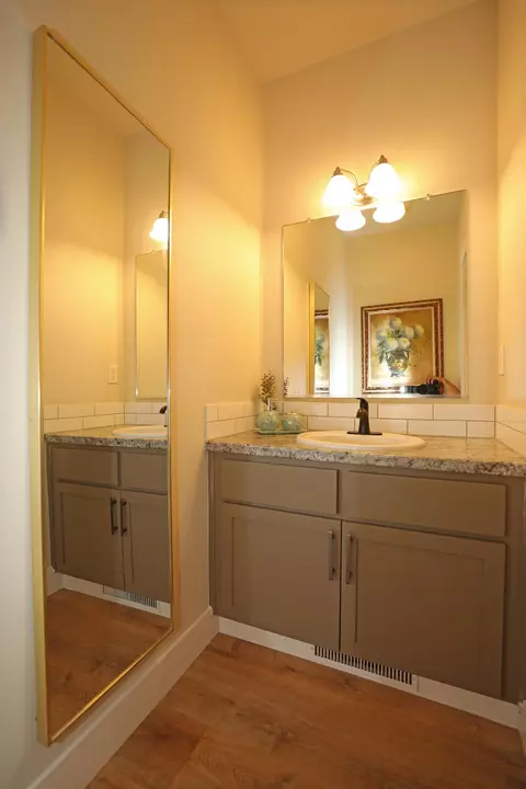 858 Kite Ln, Redding, CA 96001 photo 9