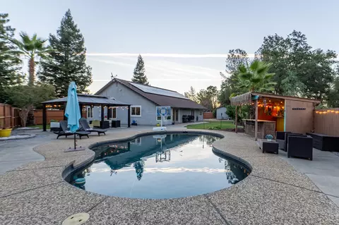 1760 Vinson Dr, Redding, CA 96003