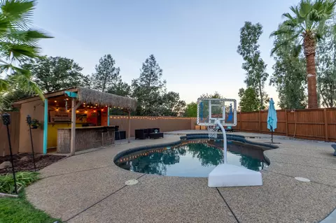 1760 Vinson Dr, Redding, CA 96003 photo 4