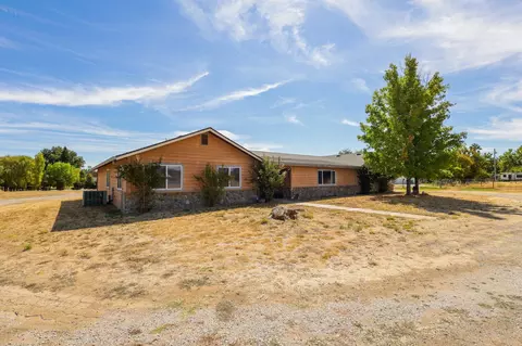 8681 Deschutes Rd, Palo Cedro, CA 96073