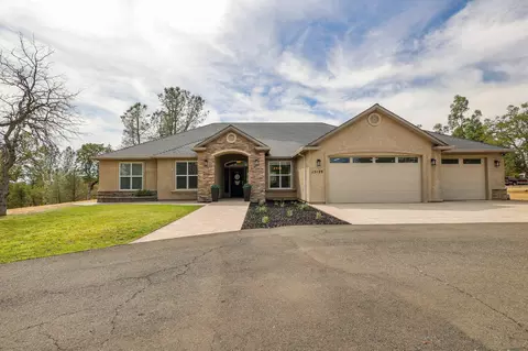 15129 Diggins Way, Redding, CA 96001 photo 1