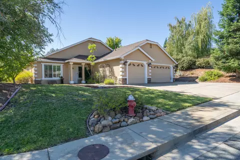 2105 Terra Nova Dr, Redding, CA 96003 photo 2