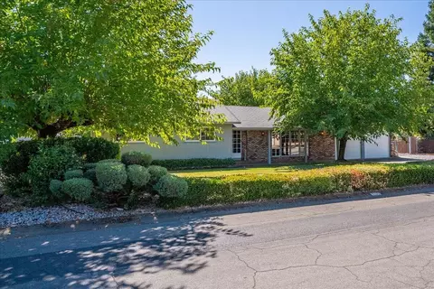 Exterior - 7177 Hermosa Way, Redding, CA 96002 photo 4 of 18