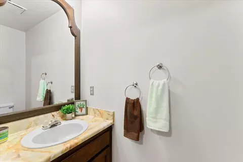 Bath - 7177 Hermosa Way, Redding, CA 96002 photo 4 of 4