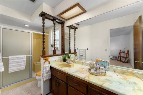 Bath - 7177 Hermosa Way, Redding, CA 96002 photo 1 of 4