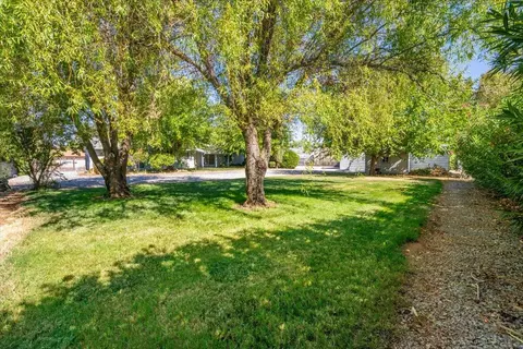 Exterior - 7177 Hermosa Way, Redding, CA 96002 photo 12 of 18