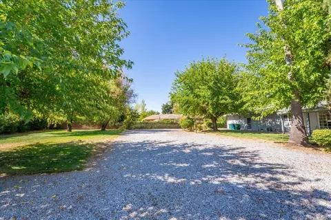 Exterior - 7177 Hermosa Way, Redding, CA 96002 photo 14 of 18