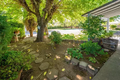 Exterior - 7177 Hermosa Way, Redding, CA 96002 photo 9 of 18