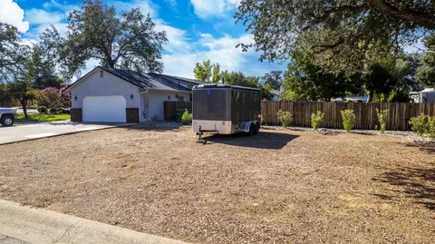 Exterior - 3480 Meadow View Dr, Redding, CA 96002 photo 9 of 15