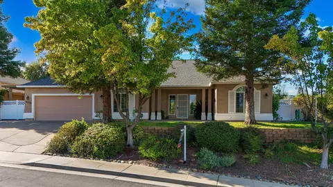 4276 Spicewood Dr, Redding, CA 96001