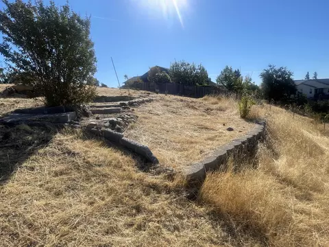1412 White Water Cir, Redding, CA 96003 photo 7