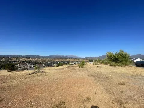 1412 White Water Cir, Redding, CA 96003 photo 8