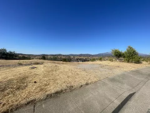 1412 White Water Cir, Redding, CA 96003 photo 3