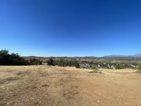 1412 White Water Cir, Redding, CA 96003