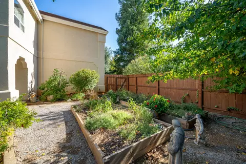 2444 Birchwood Cir, Redding, CA 96002 photo 45