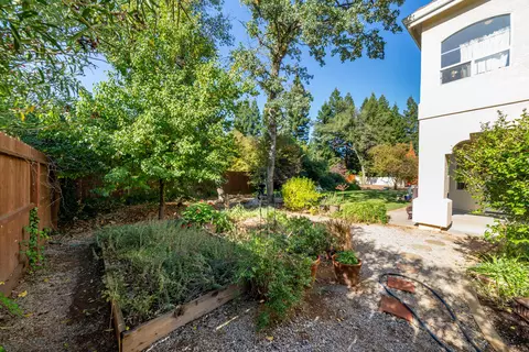 2444 Birchwood Cir, Redding, CA 96002 photo 46