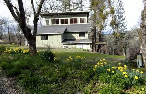 27766 Akiba Ln, Bella Vista, CA 96008