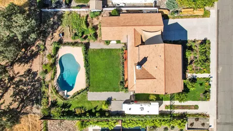 View/Area - 3211 Lake Redding Dr, Redding, CA 96003 photo 5 of 13
