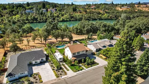 View/Area - 3211 Lake Redding Dr, Redding, CA 96003 photo 4 of 13