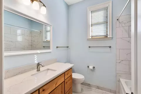 Bath - 3211 Lake Redding Dr, Redding, CA 96003 photo 5 of 6