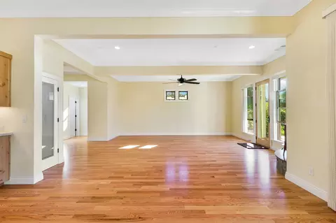 Living - 3211 Lake Redding Dr, Redding, CA 96003 photo 4 of 5