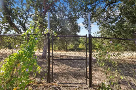 Exterior - 3211 Lake Redding Dr, Redding, CA 96003 photo 13 of 18