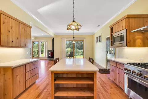 Kitchen - 3211 Lake Redding Dr, Redding, CA 96003 photo 3 of 3