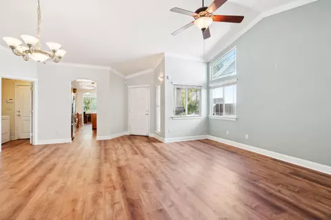 Living - 687 Yolla Bolly Trl, Redding, CA 96003 photo 4 of 6
