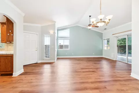 Living - 687 Yolla Bolly Trl, Redding, CA 96003 photo 6 of 6