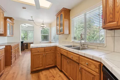 Kitchen - 687 Yolla Bolly Trl, Redding, CA 96003 photo 1 of 4