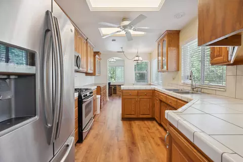 687 Yolla Bolly Trl, Redding, CA 96003