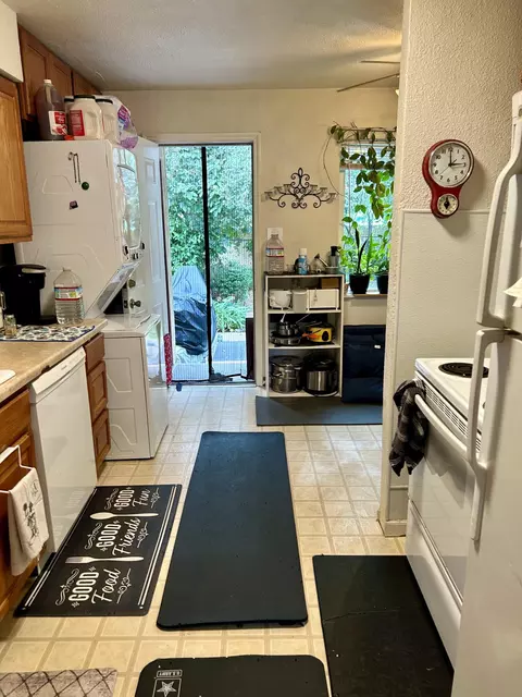 Kitchen - 745 Locust St, Redding, CA 96001 photo 1 of 5