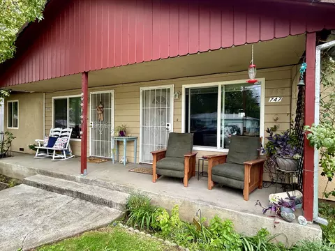 Exterior - 745 Locust St, Redding, CA 96001 photo 2 of 7