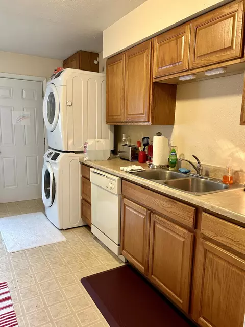 Kitchen - 745 Locust St, Redding, CA 96001 photo 4 of 5