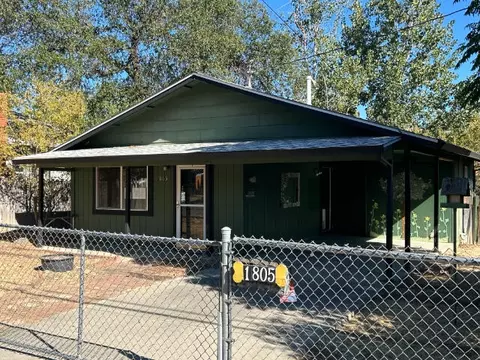 1805 Diamond St, Anderson, CA 96007