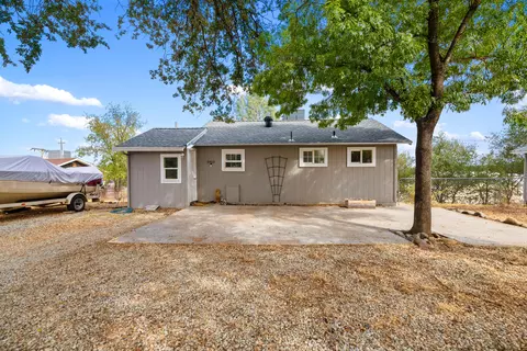 3463 Terrill St, Redding, CA 96002