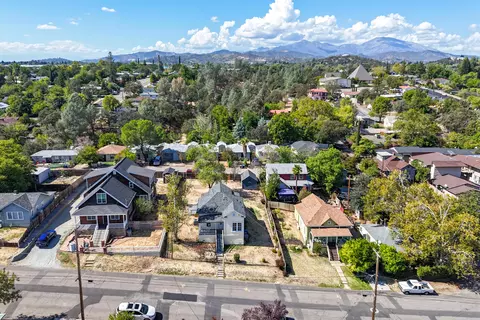 View/Area - 1834 Willis St, Redding, CA 96001 photo 2 of 4