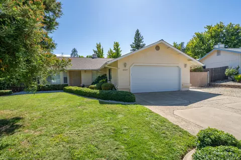 Exterior - 2227 Wicklow St, Redding, CA 96001 photo 6 of 41